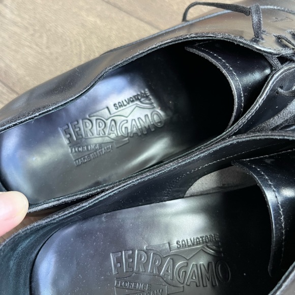 Salvatore Ferragamo leather men dress shoes. - Picture 5 of 6